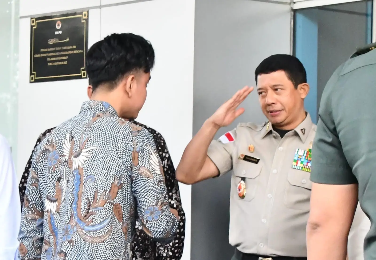 Wakil Presiden (Wapres) Gibran Rakabuming Raka saat tiba di Graha BNPB, Jakarta, Selasa (12/11).